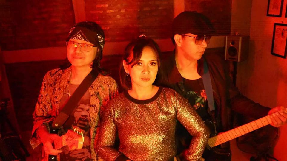 Diperkuat Gitaris Band Legend Voodoo, E.A.T Rilis Single “Menyala&nbsp;Abangku”