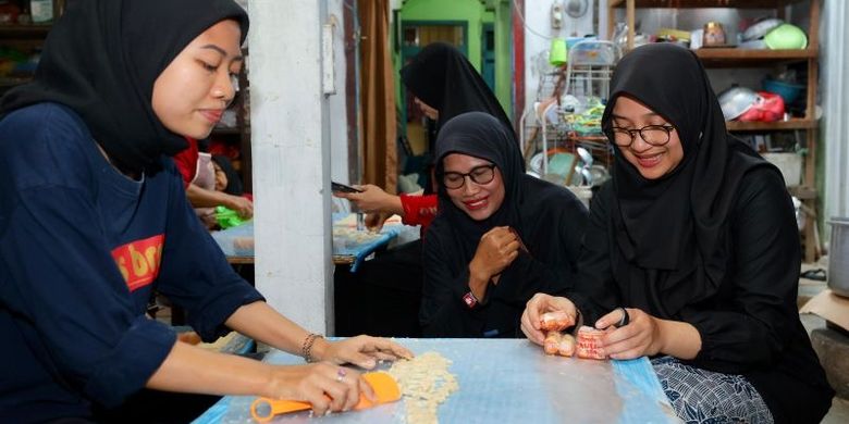 Kisah Jamilah, Kelola Usaha Kue Kacang dan Libatkan Pasien&nbsp;ODGJ