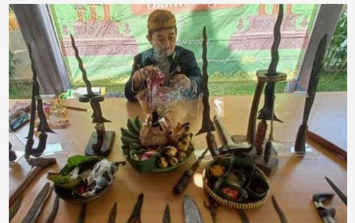 Kegiatan Gelar Budaya Keris dilaksanakan oleh Paguyuban Pelestari Tosan Aji Blambangan