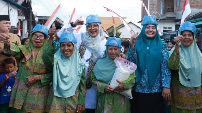 Serunya Bupati Ipuk Lomba Agustusan Bareng Warga Desa di Banyuwangi –&nbsp;Tribunjatim.com