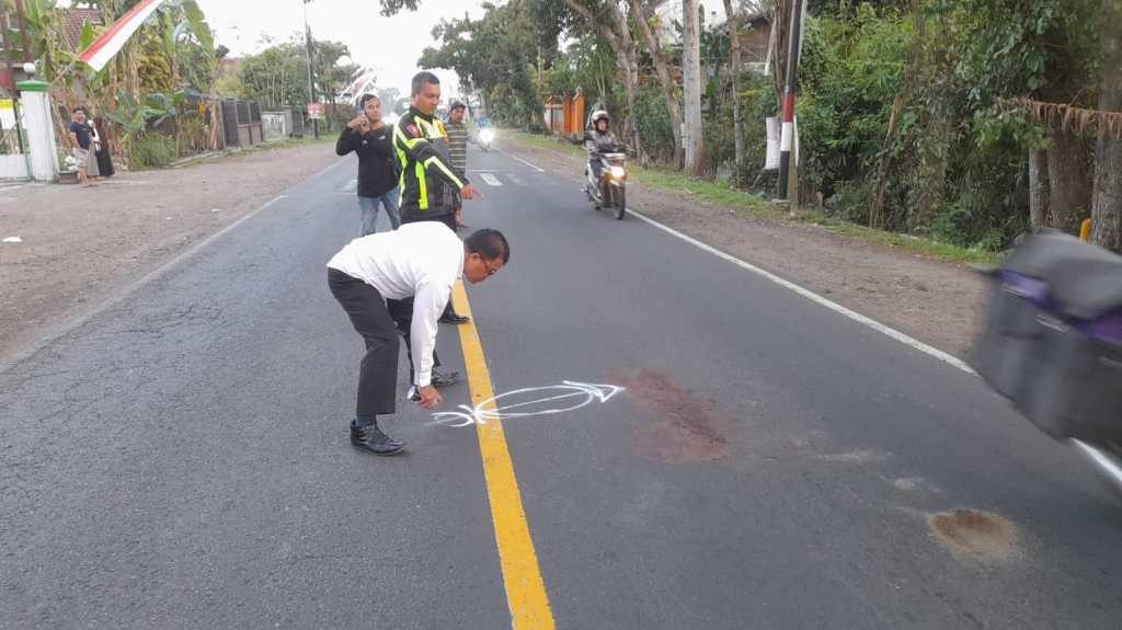 Tabrak Lari di Genteng, Pengendara Sepeda Motor Tewas di&nbsp;Tempat