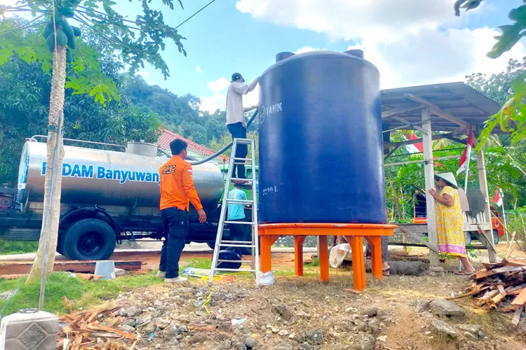 Warga 2 Dusun di Bangorejo Banyuwangi Gunakan Air Sungai Pekalen Sampean Untuk Kebutuhan Harian: BPBD Jatim Suplai Air&nbsp;Bersih