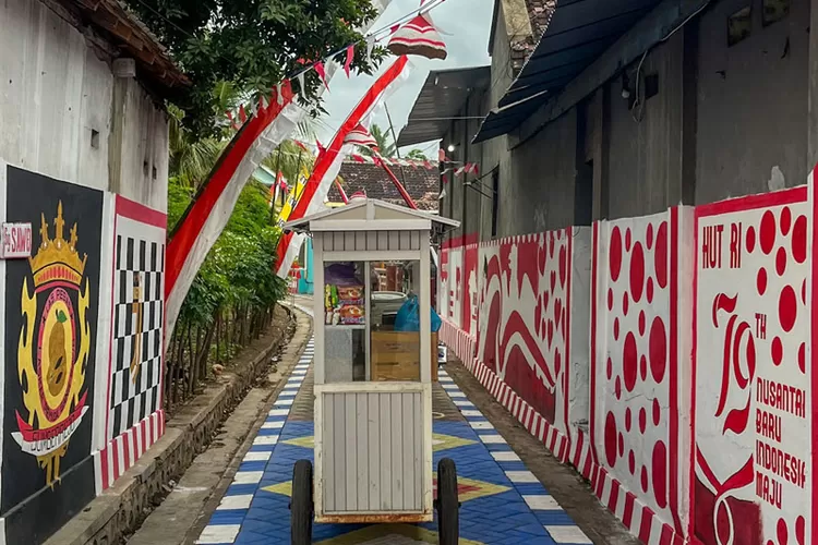 Semangat Agustusan, Gang Sawo Kelurahan Sumberrejo Banyuwangi Tampil Penuh Nuansa Merah Putih: Usung Tema Nusantara Baru Indonesia&nbsp;Maju