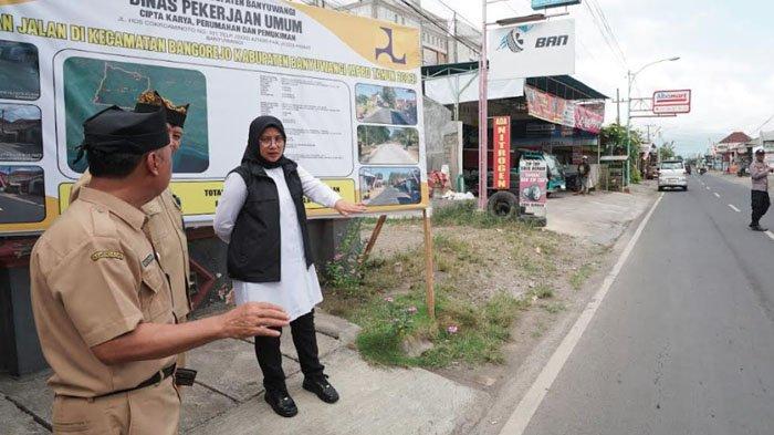 Lanjutkan Program Bunga Desa, Bupati Ipuk Cek Progres Pembangunan Sejumlah Ruas Jalan di Banyuwangi –&nbsp;Tribunjatim.com